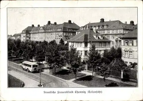 Ak Chemnitz Sachsen, Staatliche Frauenklinik, Teilansicht von der Straße, Bus