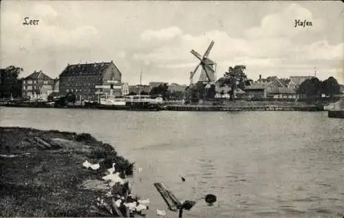 Ak Leer in Ostfriesland, Hafen, Windmühle