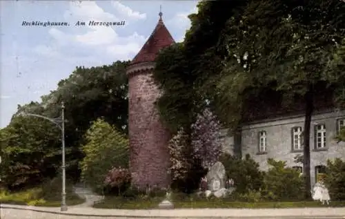 Ak Recklinghausen in im Ruhrgebiet, Straßenpartie am Herzogswall, Rundturm