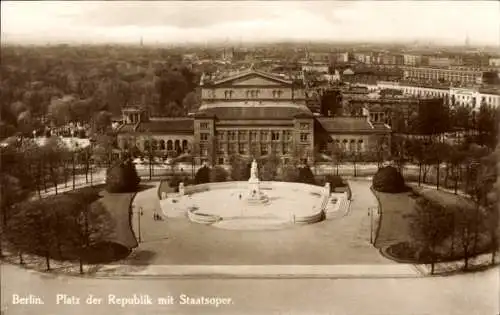 Ak Berlin Mitte, Platz der Republik mit Staatsoper