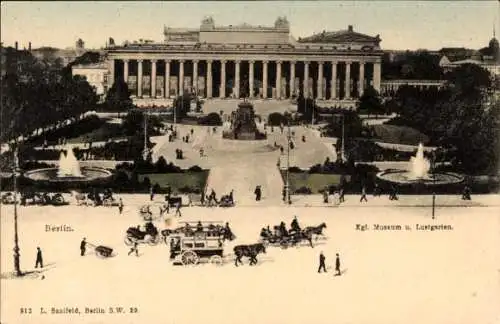 Ak Berlin Mitte, Lustgarten, Museum, Kutschen