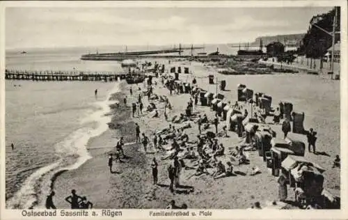 Ak Sassnitz auf der Insel Rügen, Familienfreibad u. Mole