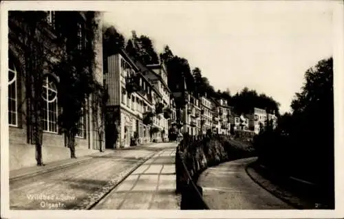 Ak Bad Wildbad im Kreis Calw Baden Württemberg, Blick in die Olgastraße, Häuser