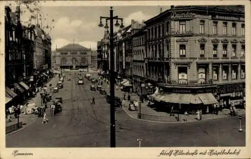 Ak Hannover in Niedersachsen, Blick auf den Hauptbahnhof, Straßenseite, Passanten