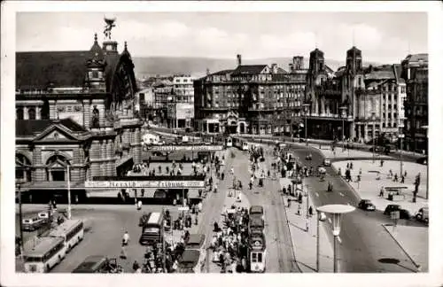 Ak Frankfurt am Main, Blick auf den Bahnhofsplatz, Straßenbahn 10, Schumann, Werbeplakate