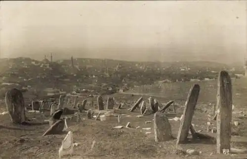Foto unbekannt, Totale, Ruine, Friedhof