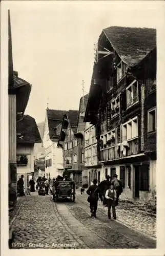 Ak Andermatt Kt. Uri, Straßenpartie, Pferdekutsche, Passanten