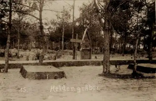 Foto Ak Heldengräber, Soldatenfriedhof, Soldatengräber, I. WK