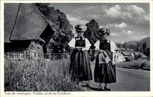 Ak Einer der anmutigsten Trachten ist die der Gutacherin, Trachten Schwarzwald