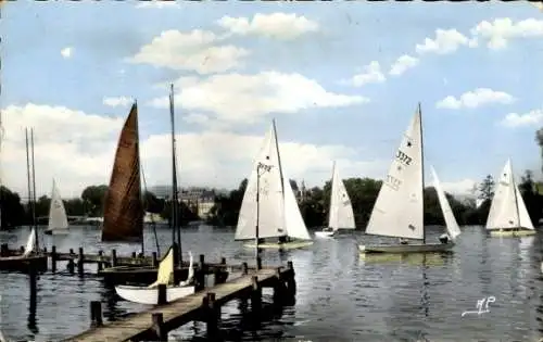 Ak Meulan en Yvelines, Embarcadere du Cercle de la Voile de Paris