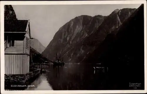 Ak Gudvangen Norwegen, Haus am Wasser, Schiff