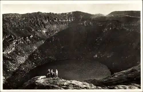 Ak Island, Erloschener Krater