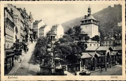 Ak Karlovy Vary Karlsbad Stadt, Markt mit Aufgang zum Schlossberg