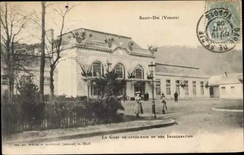 Ak Saint Dié des Vosges, La Gare au Lendemain de son Inauguration