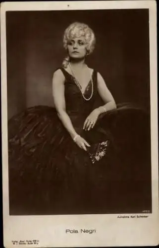 Ak Schauspielerin Pola Negri, Portrait