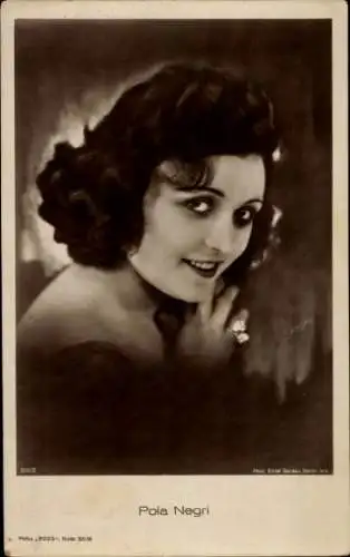 Ak Schauspielerin Pola Negri, Portrait