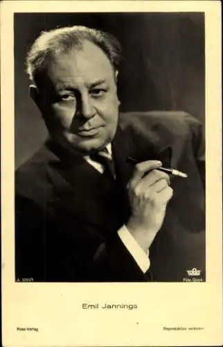 Ak Schauspieler Emil Jannings, Portrait mit Zigarette, Ross Verlag A 3201 1