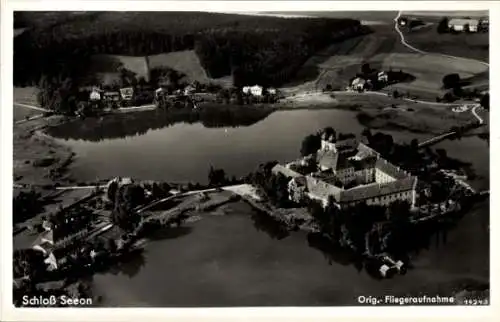 Ak Seeon Seebruck am Chiemsee Oberbayern, Fliegeraufnahme, Schloss Seeon