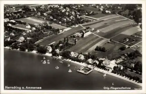 Ak Herrsching am Ammersee, Blick auf den Ort Herrsching am Ammersee vom Ammersee aus, im Hinte...