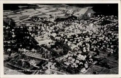 Ak Bad Pyrmont in Niedersachsen,  Flugzeug aus