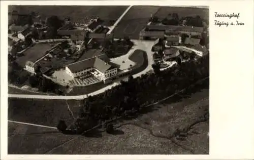 Ak Töging am Inn Oberbayern, Das Bild zeigt eine Luftaufnahme des Toeckinghofs in Töging a. Inn.