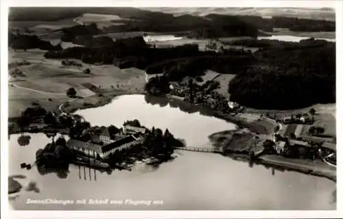 Ak Seeon Seebruck am Chiemsee Oberbayern, Schloss, Fliegeraufnahme