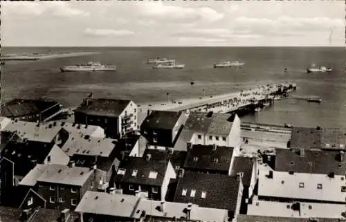 Ak Nordseeinsel Helgoland, Blick zur Reede, Anleger, Schiffe