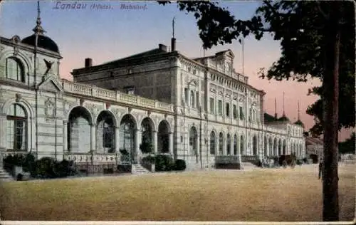 Ak Landau in der Pfalz, Bahnhof, Straßenansicht