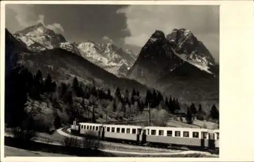 Ak Garmisch Partenkirchen in Oberbayern, Berge, Eisenbahn