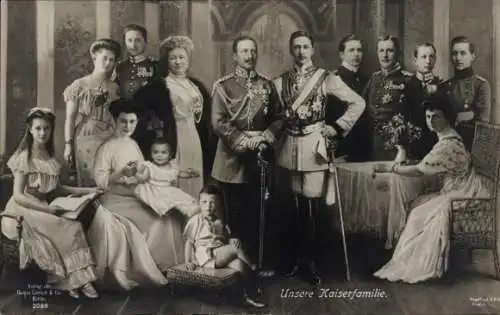 Ak Die deutsche Kaiserfamilie, Kaiser Wilhelm II, Kaiserin Auguste Viktoria, Kronprinz, Cecilie