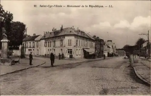 Ak Saint Cyr l'Ecole Yvelines, Monument de la Republique