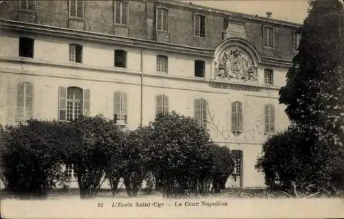 Ak Saint Cyr l'Ecole Yvelines, Cour Napoleon