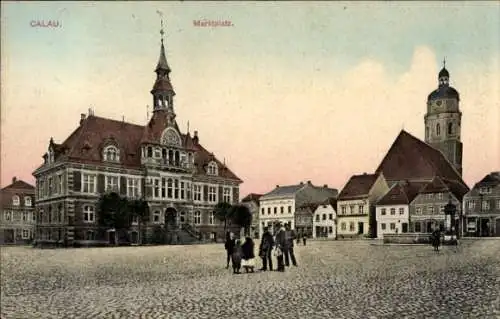 Ak Calau in der Niederlausitz, Marktplatz, Rathaus, Kirche, Litfaßsäule