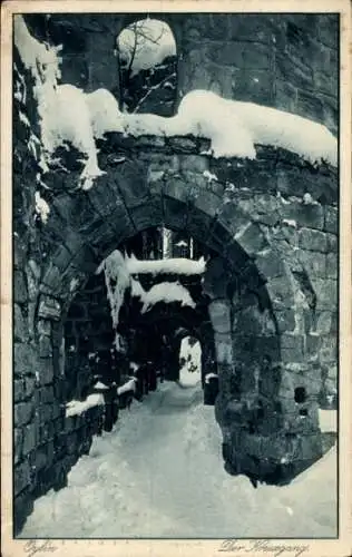 Ak Oybin in Sachsen, Kreuzgang auf dem Berg Oybin schneebedeckt im Winter