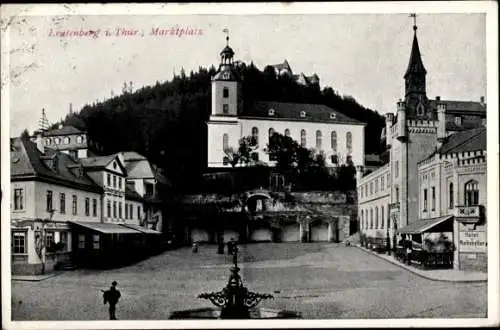 Ak Leutenberg in Thüringen, Partie am Marktplatz, Kirche 