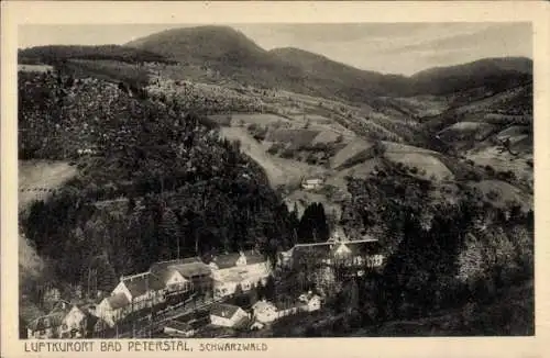 Ak Bad Peterstal Griesbach im Schwarzwald, Blick auf den Ort, Felder, Berge