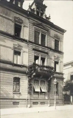 Foto Ak Magdeburg an der Elbe, Wohnhaus, Straße