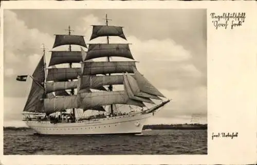 Ak Blick auf das Segelschulschiff Gorch Fock unter vollen Segeln, Dreimastbark