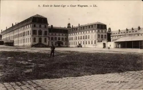 Ak Saint Cyr l'Ecole Yvelines, Cour Wagram