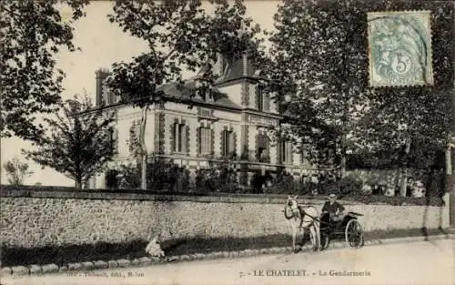 Ak Le Chatelet in Brie Seine et Marne, Gendarmerie, Kutsche