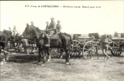 Ak Camp de Coëtquidan Morbihan, schwere Artillerie, Soldaten mit Pferden und Kanonen