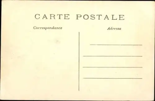 Ak Soissons Aisne, Gefangene Deutsche in den Straßen von Soissons, 1. WK