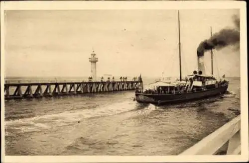 Ak Trouville Reine des Plages Calvados, Dampfschiff nach Le Havre bei der Ausfahrt