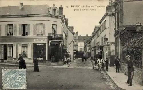 Ak Dreux Eure et Loir, La Rue aux Tanneurs prise Place du Palais