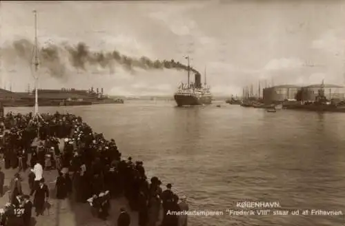 Ak København Kopenhagen Dänemark, Amerikadampfer Frederik VIII fährt in den Hafen ein