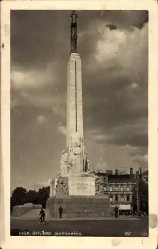 Ak Riga Lettland, Freiheitsdenkmal