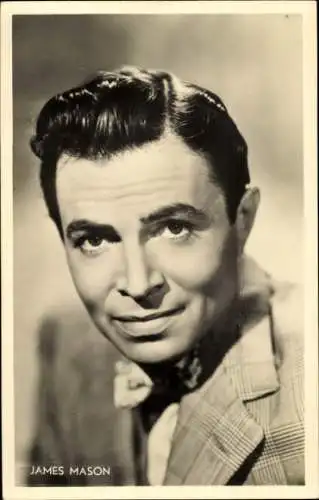 Ak Schauspieler James Mason, Portrait, Feuer über England