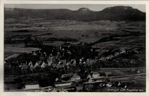 Ak Endingen am Kaiserstuhl, Endingen von Flugzeug aus