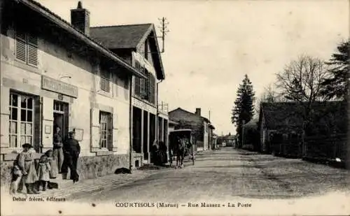 Ak Courtisols Marne, Rue Massez - La Poste