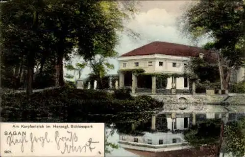 Ak Żagań Sagan Schlesien, Am Karpfenteich im Herzogl. Schlosspark